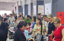 Persiste masiva presencia de turistas compradores en Pedro Juan Caballero.