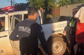 Luis Alberto Moran Díaz, es detenido a metros del lugar del hecho. Luego fue llevado a bordo de la patrullera a la comisaría jurisdiccional.