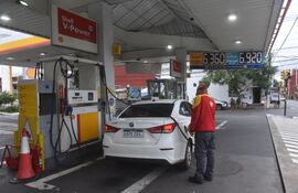 Varios emblemas aumentaron los precios de sus combustibles el fin de semana.