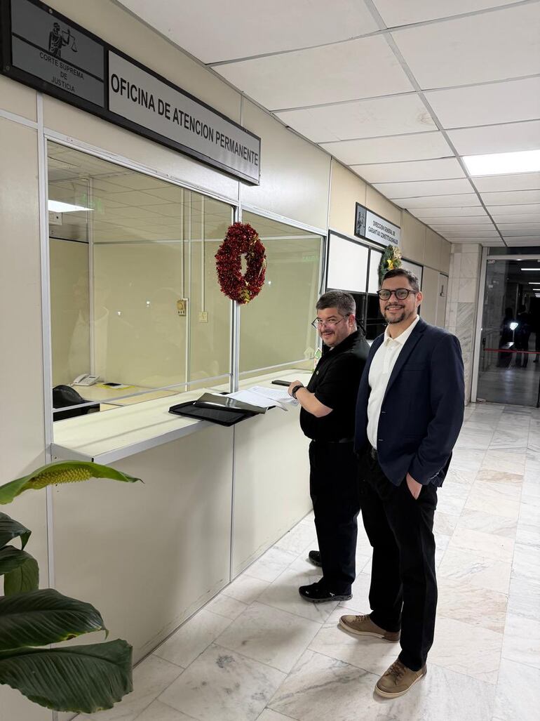 Los abogados Ezequiel Santagada y Federico Legal.