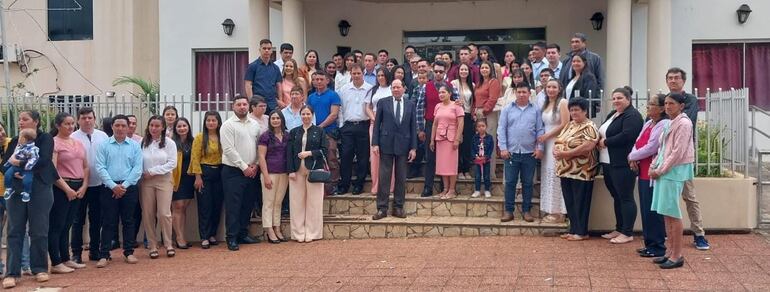 Héctor Claridge, coordinador departamental del Registro del Estado Civil, encabezó varias reuniones informativas con las parejas inscriptas.