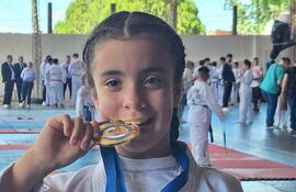 La atleta paraguaya Candela Vera, campeona en Argentina.