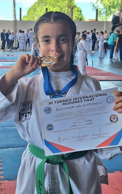La atleta paraguaya Candela Vera, campeona en Argentina.