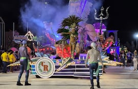 Carnaval Encarnaceno: comenzó la tercera noche de magia, brillo y color en la “Perla del Paraguay.