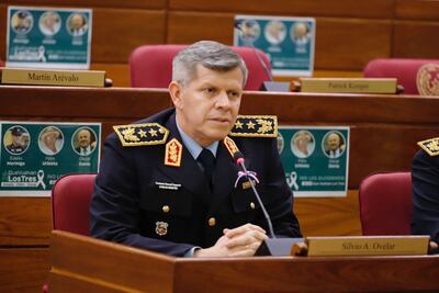 Carlos Benítez comisario general foto prensa senado.jpg