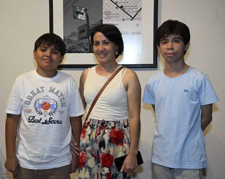 Benjamín Torres, Laura Torres y Santiago Cabrera. 