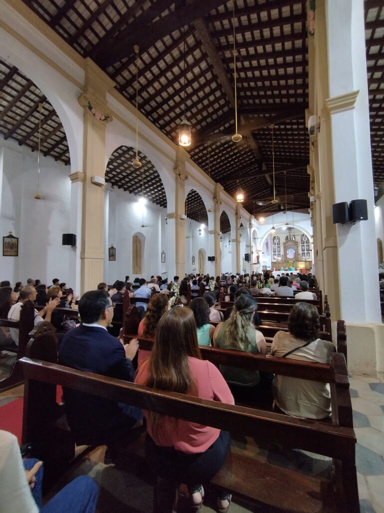 El templo local registró una importante concurrencia de fieles.