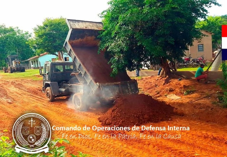 Mantenimiento de camino vecinal en la localidad de Cap Sosa - Horqueta por parte del CODI en diciembre de 2019.
