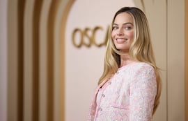 La actriz australiana Margot Robbie y su marido Tom Ackerley ya tienen a su primer hijo en brazos.