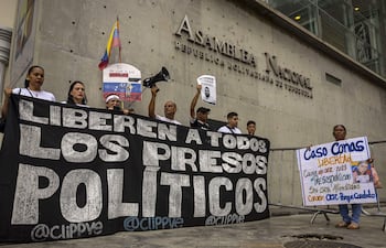 Una manifestación frente a la Asamblea Nacional en Caracas (Venezuela).