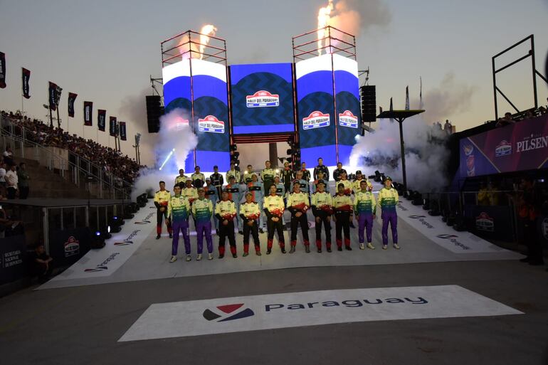 El Rally del Paraguay 2026 realizó la partida simbólica en el Sambódromo de Encarnación.