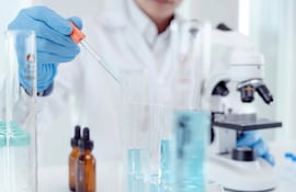 Profesionales de la química contribuyen a la salud pública del país.