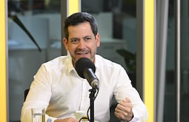 El presidente de la Cámara de Diputados, el cartista Raúl Latorre en los estudios de la ABC 730 AM.