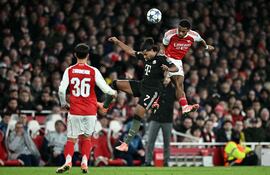 El neerlandés Jurrien Timber abrió el camino del triunfo del Arsenal sobre el Bayer Múnich (3-1).