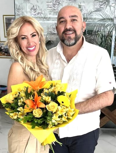 Orlando Arévalo y su esposa, Carolina González.