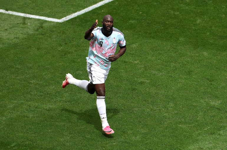 Romelu Lukaku (#9) de Bélgica, que ingresó en la etapa complementaria, inició la gran remontada ante Senegal.