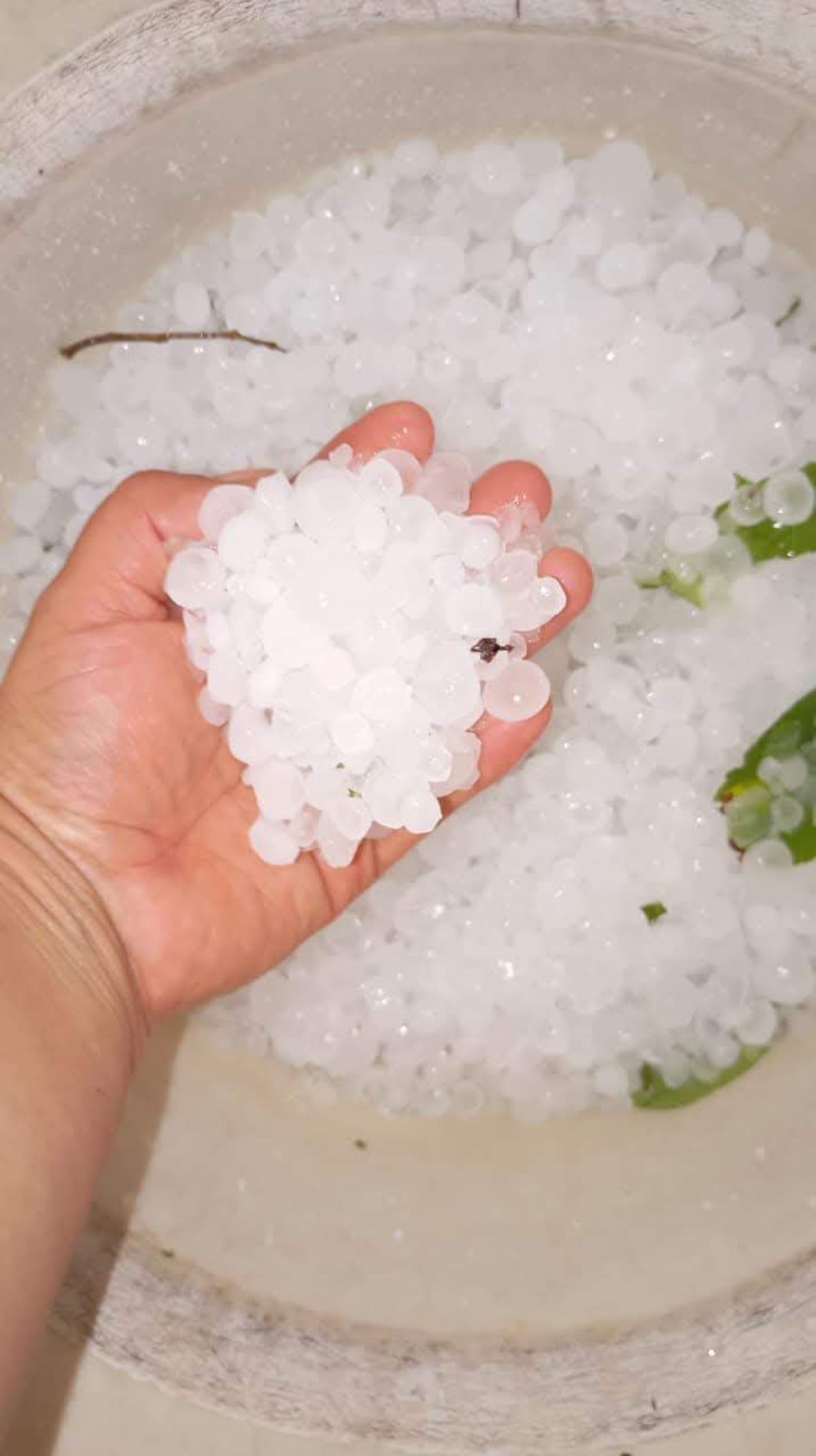 Temporal intenso con caída de granizo en distritos de Itapúa