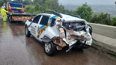 Uno de los falsos vehículos oficiales incautados con drogas.