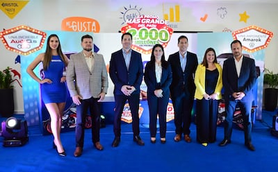 Diego Chamorro, Eduardo Giménez, Rocío Paredes, Rodrigo Maldonado, Rebeca Valenzuela e Ignacio Soto durante el lanzamiento de “La promo más grande del país” de Bristol.