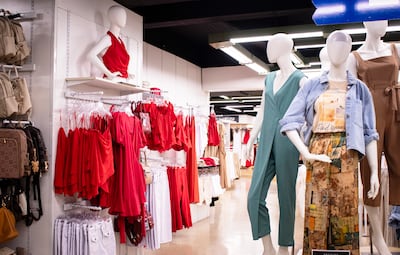 Unicentro está a tono con las fiestas de fin de año. En prendas de vestir tiene las marcas más afamadas y cortes modernos para todos los gustos.