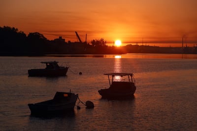 Amanecer. Foto de archivo. Imagen de referencia.