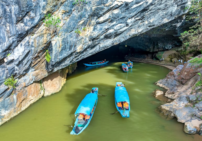 Río Son desde la Cueva de Phong Nha en el Parque Nacional Phong Nha-Ke Bang en Vietnam.