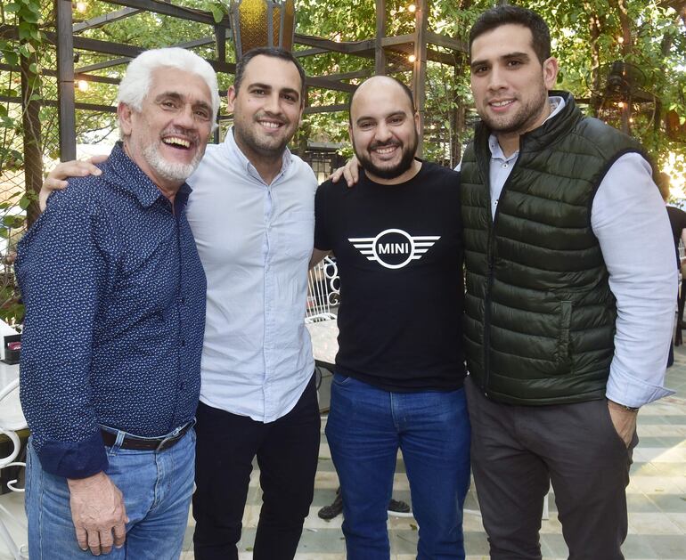 Raúl Velilla, Eduardo Velilla, Alfredo Carmona y Raúl Velilla.