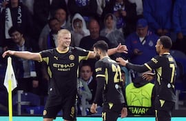Un doblete del noruego Erling Haaland marcó este martes la diferencia para el Manchester City sobre el Porto 2-0 en Portugal