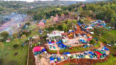 Una postal maravillosa e inolvidable de los aficionados que desde hace un par de días ya estaban ubicados dentro de los tramos para ocupar el mejor lugar.