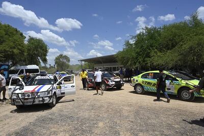 Mucha actividad se tuvo este jueves desde muy temprano en la cabecera de la carrera, con la instalación de los GPS a cada auto.