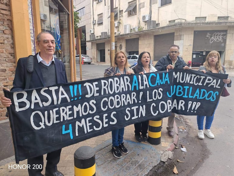 Falta de pagos de la Caja Municipal: "Los jubilados pasan hambre" - Nacionales