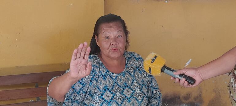 Cándida Céspedes (70), paciente con cuadro de diabetes, se quejó del cierre temporal del laboratorio.