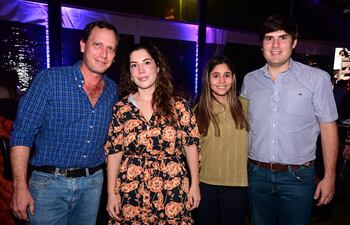 Horts Buhk, Fabiola Cáceres, Andrea Bonnin y Enrique Cáceres.
