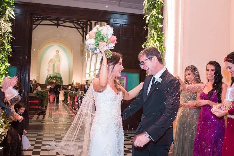 A cuatro años de su boda, viuda de Pecci ruega respuestas para su hijo