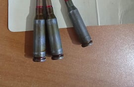 Tres proyectiles de fusil y una nota amenazante fueron dejadas en una propiedad rural de Capitán Bado.