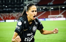 Las jugadores de Olimpia celebran la victoria sobre Liga de Quito por la fecha 2 del Grupo C de la Copa Libertadores Femenina 2026 en el estadio Rodrigo Paz Delgado, en Quito, Ecuador.