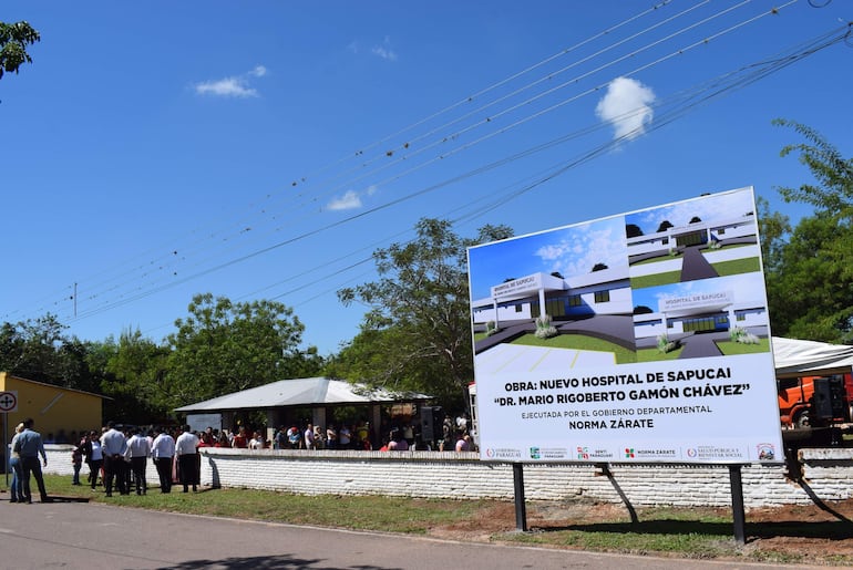 Cartel con el proyecto del Hospital Básico de Sapucái.