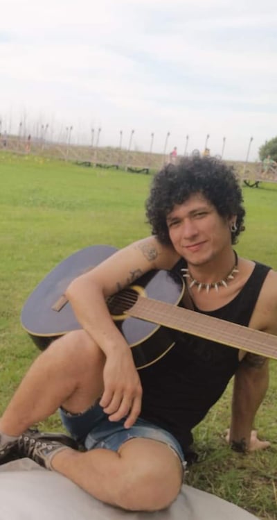 Los familiares de Juan Bautista Acosta Rolón sospechan que el joven no se suicidó sino que fue asesinado por pandilleros.