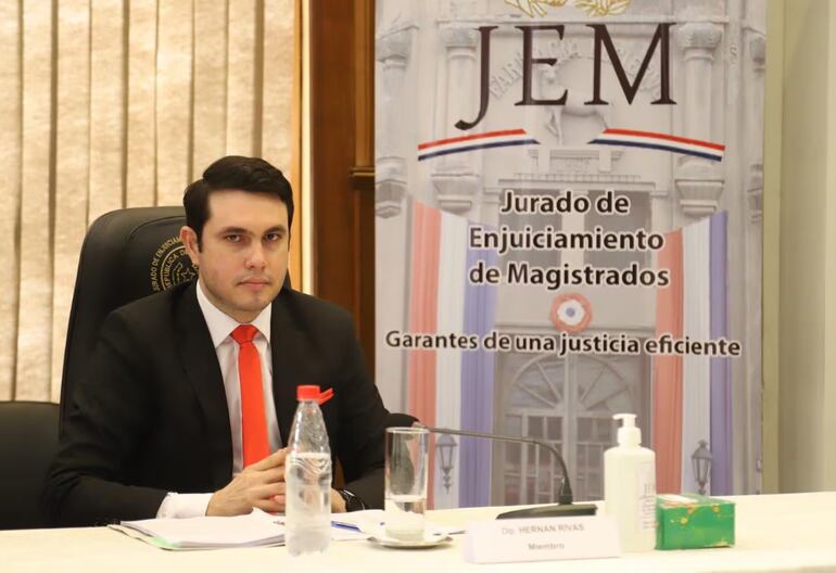 Hernán Rivas cuando juró como representante del JEM en junio de 2020.