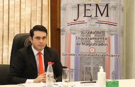 Hernán Rivas cuando juró como representante del JEM en junio de 2020.