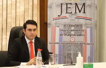 Hernán Rivas cuando juró como representante del JEM en junio de 2020.