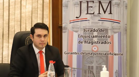 Hernán Rivas cuando juró como representante del JEM en junio de 2020.