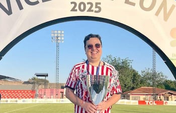 Óscar Simeón Said Bobadilla, nacido el 5 de abril de 1971, preside el Sportivo San Lorenzo desde enero de 2025.