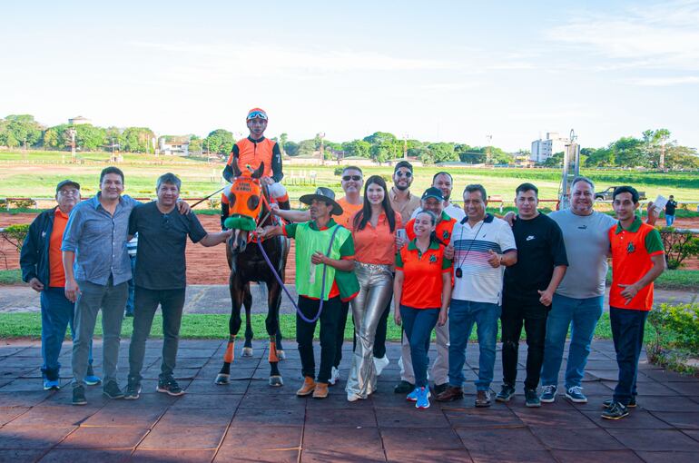 Sweet Prince del stud 8 Años ganó el domingo.