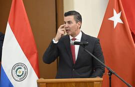 Santiago Peña presenta su informe de gestión ante la junta de gobierno de la ANR