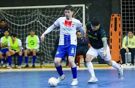 3 de Noviembre se impuso a Filosofía UNA en la fecha anterior, y se mantiene en la cima compartiendo la punta con Sport Colonial.
