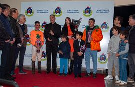 Big Mac de la caballeriza 8 Años se alzó con el clásico "Gral. Andrés Rodríguez" para machos.