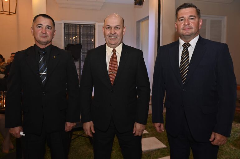 Cnel. Julio Aveiro, Gral. José Sandander Dans y Cnel. Daniel Falcón.
