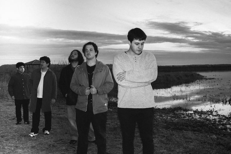 La banda paraguaya Nott Demian será la encargada de abrir el festival.