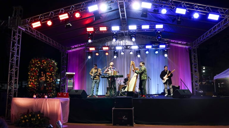 El grupo artístico The Folk ofreció un repertorio especial en homenaje a María Auxiliadora.